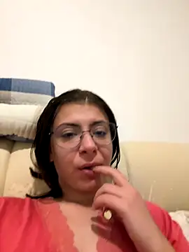 KittieHallo online show from October 16, 2025, 9:45 pm
