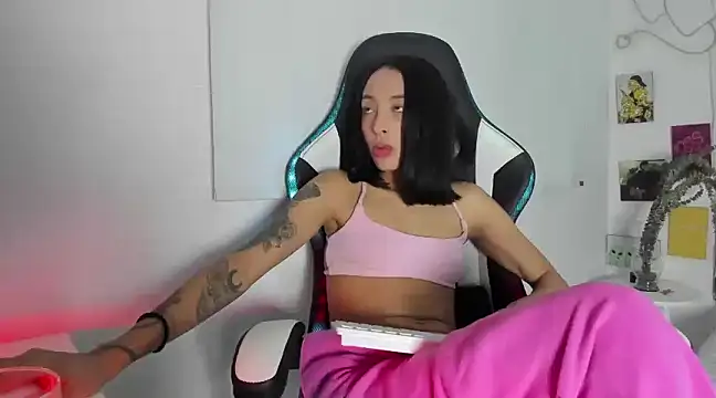 agaataa  online show from March 11, 2025, 1:26 am