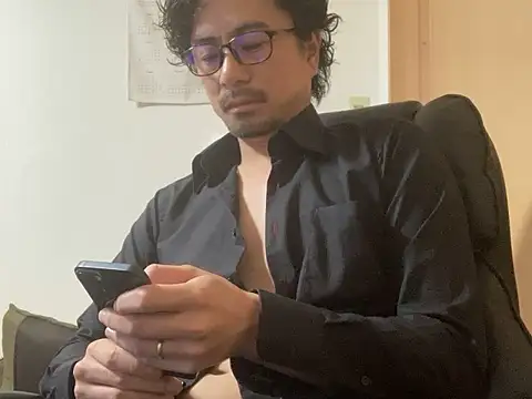 masato1115aa online show from December 3, 2025, 2:01 am