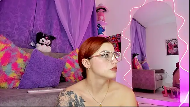 MelaniJhonson online show from June 19, 2026, 2:28 am
