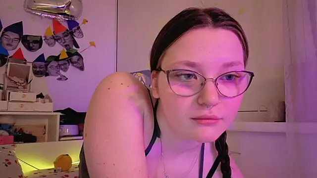 milliedoll online show from February 1, 2026, 12:25 pm