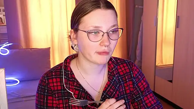 milliedoll online show from March 11, 2026, 5:34 am