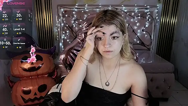 lili conor s online show from October 28, 2025, 4:13 am