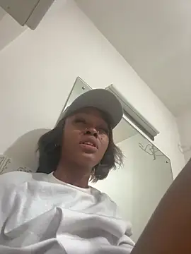 xxTatiannaxx online show from June 3, 2026, 10:25 pm