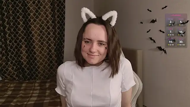 Luna Loveee online show from October 31, 2025, 4:20 am