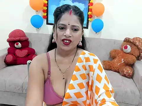 leahgotiii online show from September 19, 2025, 3:32 am