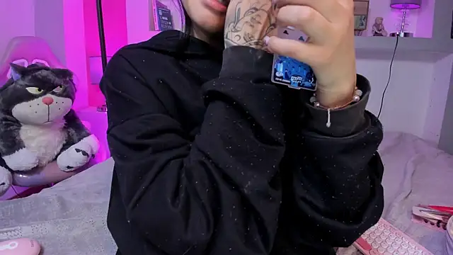 Snapshot of Selene_bennet chatting on June 27, 2026, 12:22 pm Selene bennet online show from June 27, 2026, 12:22 pm