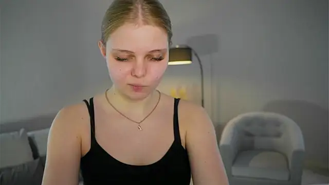 WillaDrye online show from March 1, 2025, 10:13 am