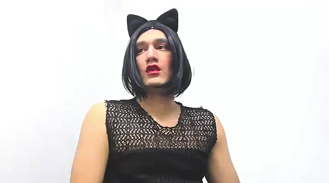 GigiHilss online show from March 10, 2025, 1:32 pm