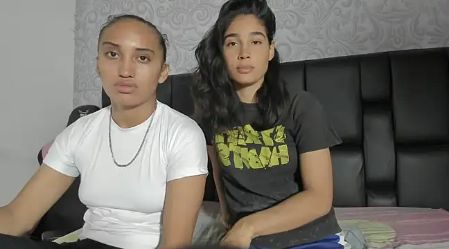 Snapshot of ElizaAndQuisha chatting on March 5, 2025, 12:55 pm ElizaAndQuisha online show from March 5, 2025, 12:55 pm