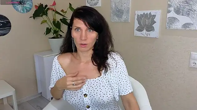 Snapshot of mylady_xenia chatting on October 5, 2025, 5:47 pm mylady xenia online show from October 5, 2025, 5:47 pm