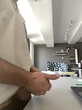 mikekmi21 online show from March 5, 2025, 9:27 am