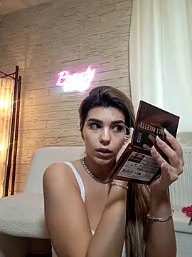 Snapshot of Bella_Posh chatting on February 1, 2026, 7:17 am Bella Posh online show from February 1, 2026, 7:17 am