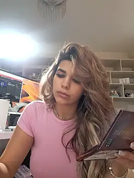 Snapshot of Bella_Posh chatting on January 19, 2026, 7:34 am Bella Posh online show from January 19, 2026, 7:34 am