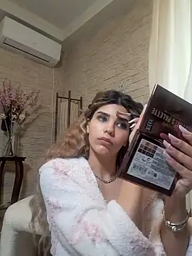 Snapshot of Bella_Posh chatting on February 21, 2026, 7:54 am Bella Posh online show from February 21, 2026, 7:54 am