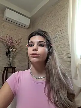 Snapshot of Bella_Posh chatting on February 25, 2026, 8:03 am Bella Posh online show from February 25, 2026, 8:03 am