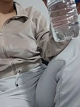 BUSE8821 online show from October 16, 2025, 9:56 pm