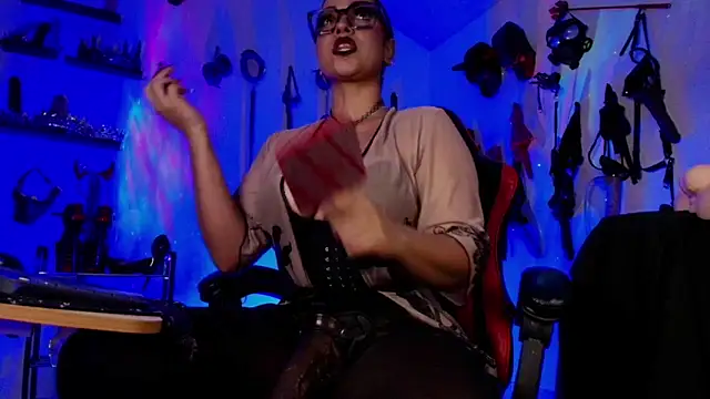 veresskaardila77 online show from April 16, 2026, 9:39 pm