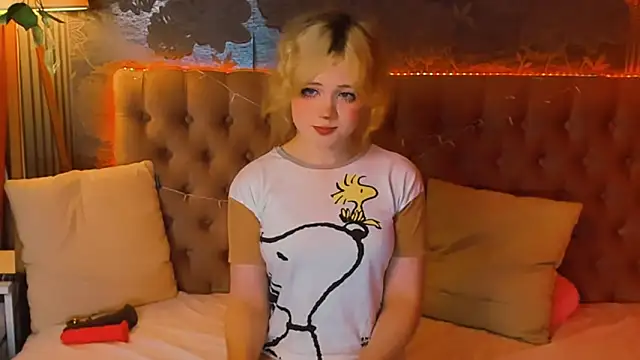 Snapshot of EmilyAngells chatting on May 14, 2026, 6:32 am EmilyAngells online show from May 14, 2026, 6:32 am