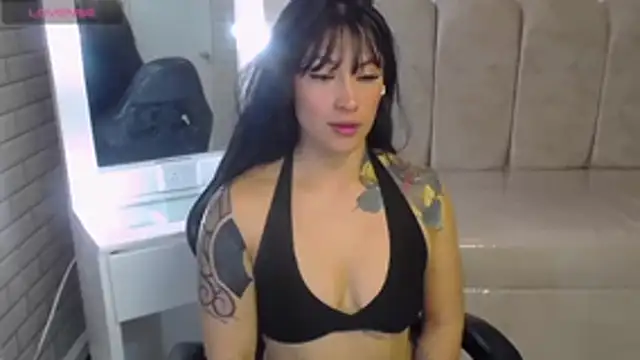 Isabella Collen v online show from April 17, 2026, 1:14 pm