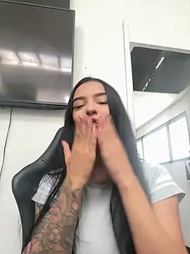 Antonella Smiith  online show from May 14, 2026, 2:03 pm