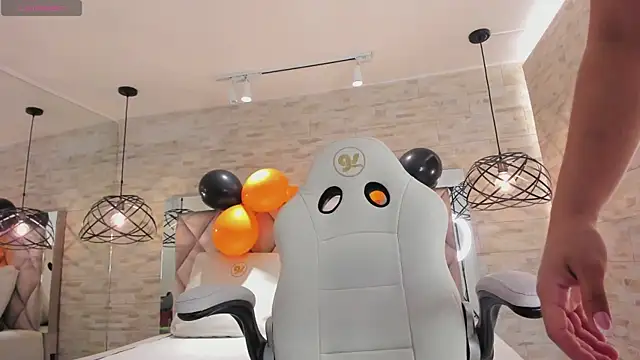 celene midnight online show from October 31, 2025, 7:43 pm