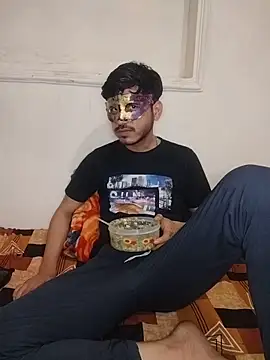 rahulkajuuu0909 online show from March 13, 2026, 3:28 pm