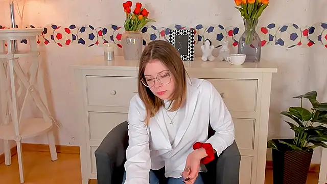 DevonaFarman online show from February 24, 2025, 9:52 pm