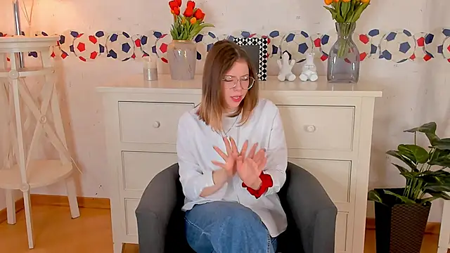 DevonaFarman online show from February 24, 2025, 3:42 pm