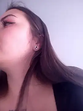 Luna kitty online show from January 8, 2026, 5:30 pm