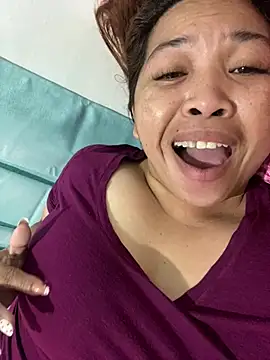 Snapshot of Sweet_fatty18 chatting on February 18, 2026, 7:10 pm Sweet fatty18 online show from February 18, 2026, 7:10 pm