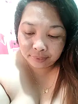 Snapshot of Sweet_fatty18 chatting on March 4, 2025, 5:11 am Sweet fatty18 online show from March 4, 2025, 5:11 am