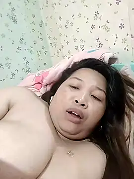 Snapshot of Sweet_fatty18 chatting on February 17, 2025, 4:09 am Sweet fatty18 online show from February 17, 2025, 4:09 am