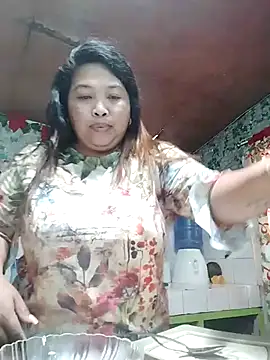 Snapshot of Sweet_fatty18 chatting on February 19, 2025, 4:01 am Sweet fatty18 online show from February 19, 2025, 4:01 am