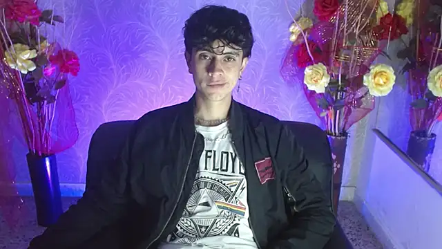 star boyxx online show from October 17, 2025, 8:32 pm