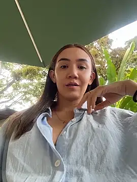 natashaleightt online show from April 10, 2026, 8:16 pm