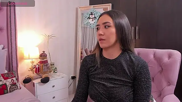 natashaleightt online show from December 21, 2025, 4:14 am