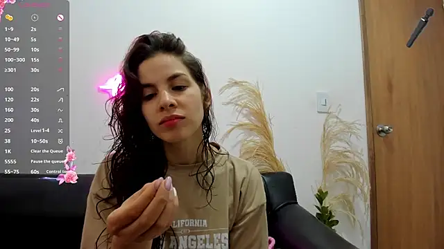 Snapshot of jessyegoldenn chatting on June 11, 2026, 3:09 pm jessyegoldenn online show from June 11, 2026, 3:09 pm