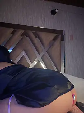 MichelleDiaz Pink online show from November 14, 2025, 3:32 am