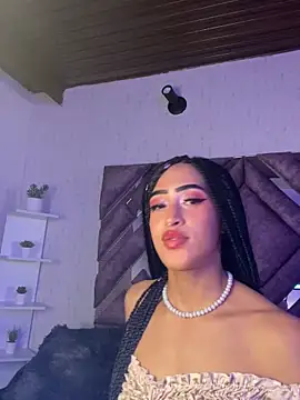 Snapshot of MichelleDiaz_Pink chatting on March 18, 2025, 3:02 am MichelleDiaz Pink online show from March 18, 2025, 3:02 am