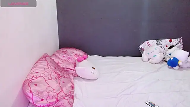 hellokitty  valery online show from February 11, 2026, 12:21 am