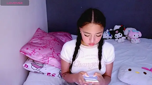 hellokitty  valery online show from February 12, 2026, 11:04 pm