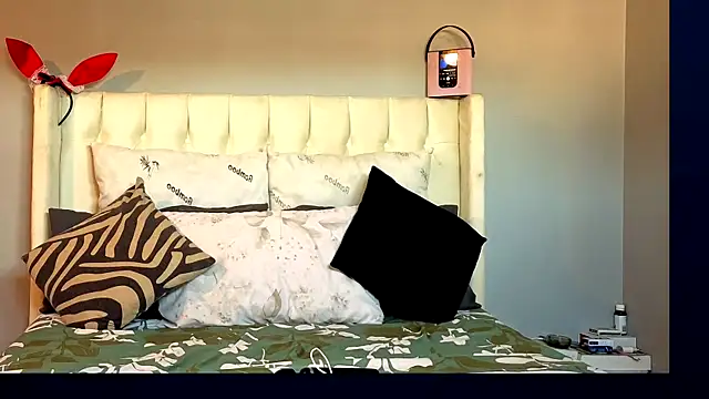 Snapshot of ebonylover1 chatting on February 18, 2026, 8:33 am ebonylover1 online show from February 18, 2026, 8:33 am