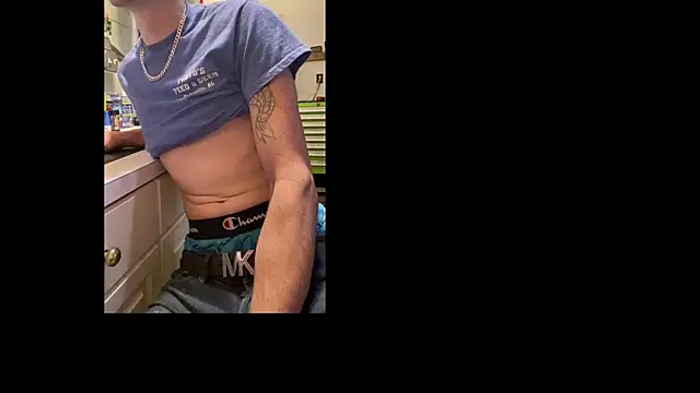 Polaroid White online show from November 11, 2025, 11:27 am