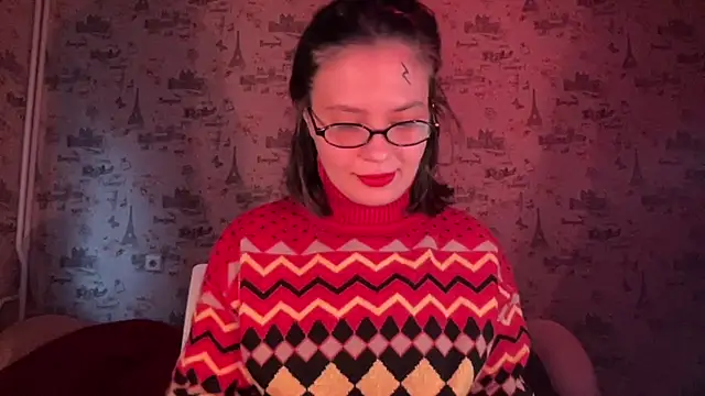 Just Scarlet  online show from September 10, 2025, 10:36 am