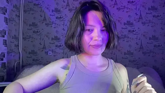 Just Scarlet  online show from October 17, 2025, 11:56 am