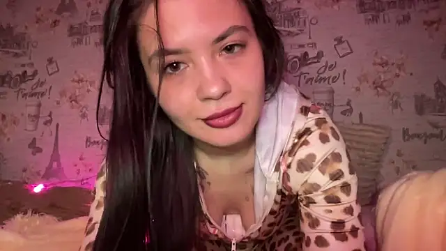 Just Scarlet  online show from March 6, 2025, 2:40 pm