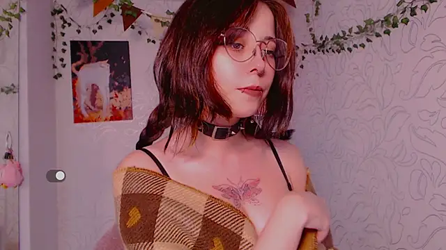  miraclecattt  online show from October 4, 2025, 9:33 am