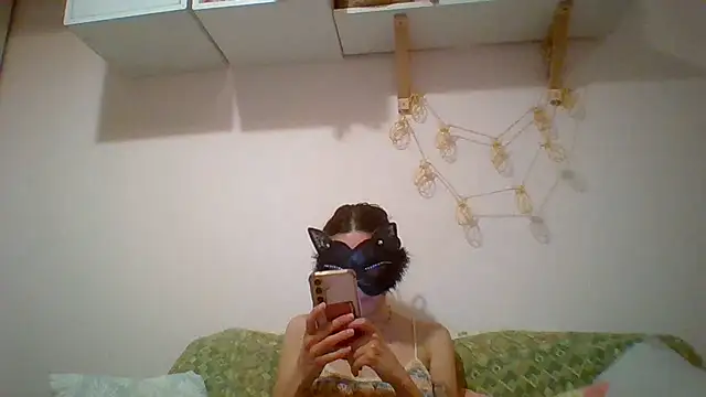 kittysissy online show from June 17, 2026, 8:08 pm