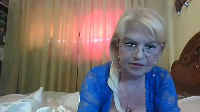 Snapshot of Heidi-Helga chatting on March 17, 2025, 9:24 pm Heidi-Helga online show from March 17, 2025, 9:24 pm